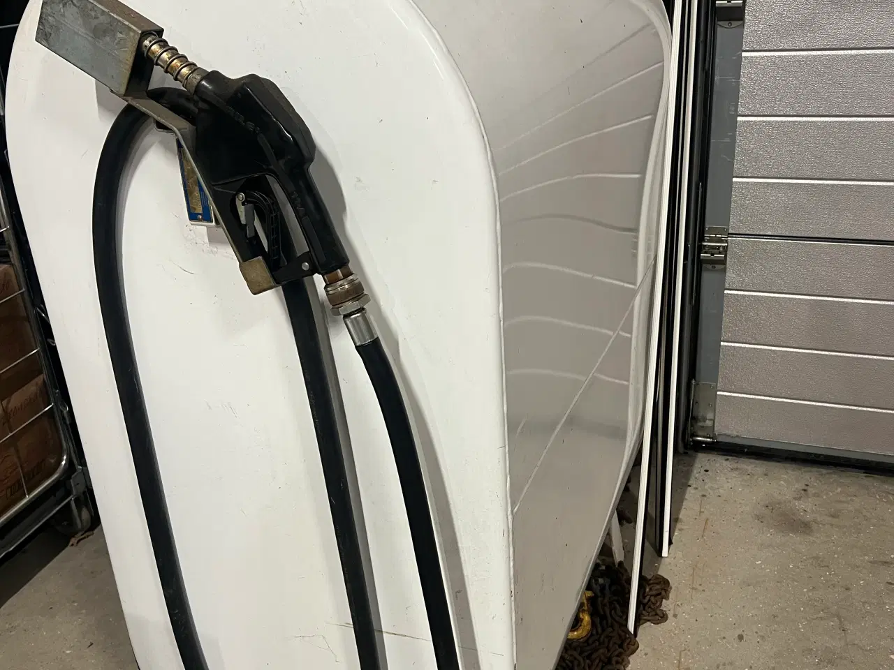 Billede 1 - Olietank med pumpe