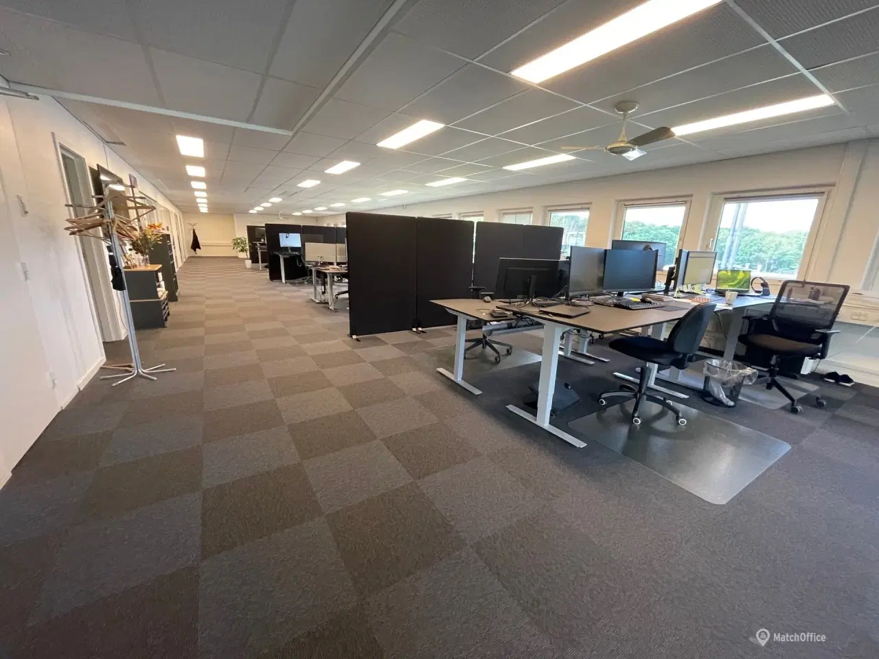 Billede 4 - Pæne kontorer med god indretning