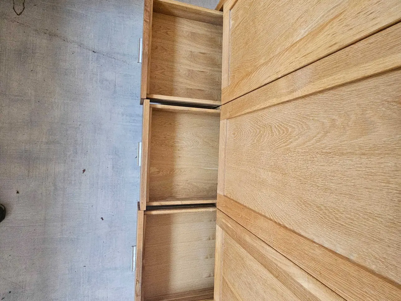 Billede 4 - Garderobe i massivt egetræ, naturlig