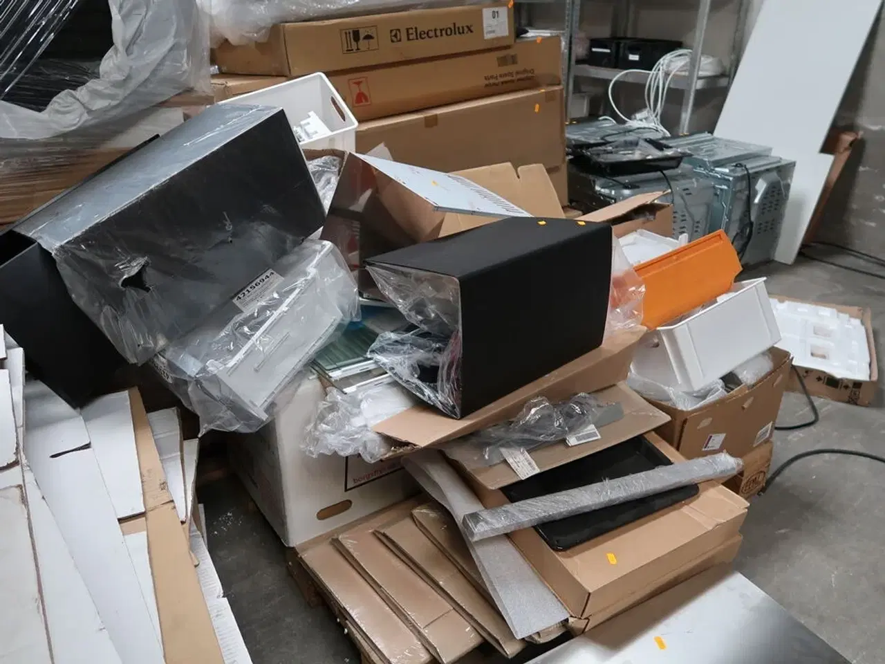 Billede 8 - Palle med div. Tilbehør til emhætte m.m.