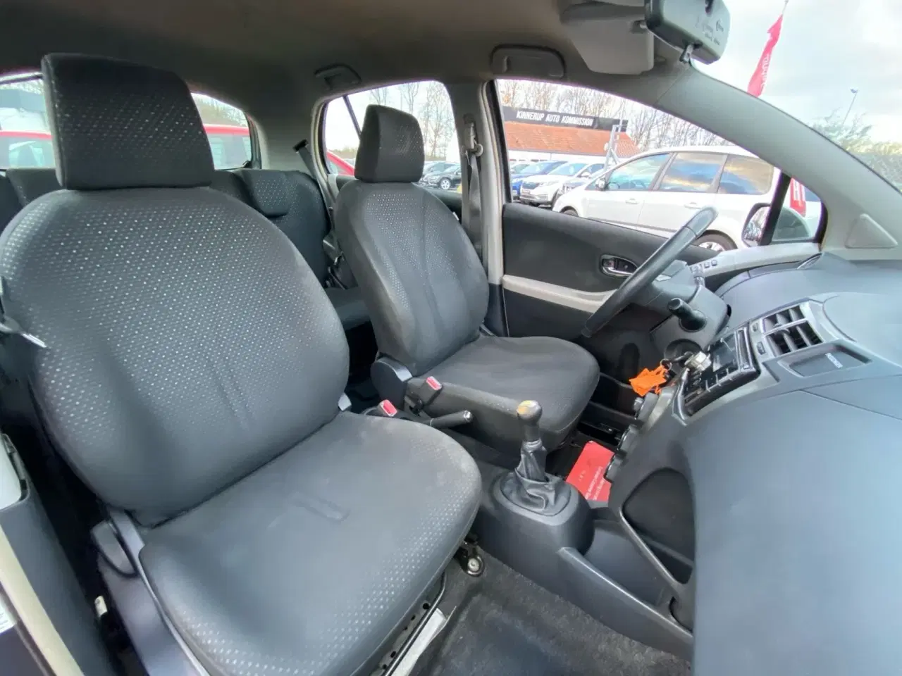 Billede 6 - Toyota Yaris 1,0 VVT-I T1 69HK 5d