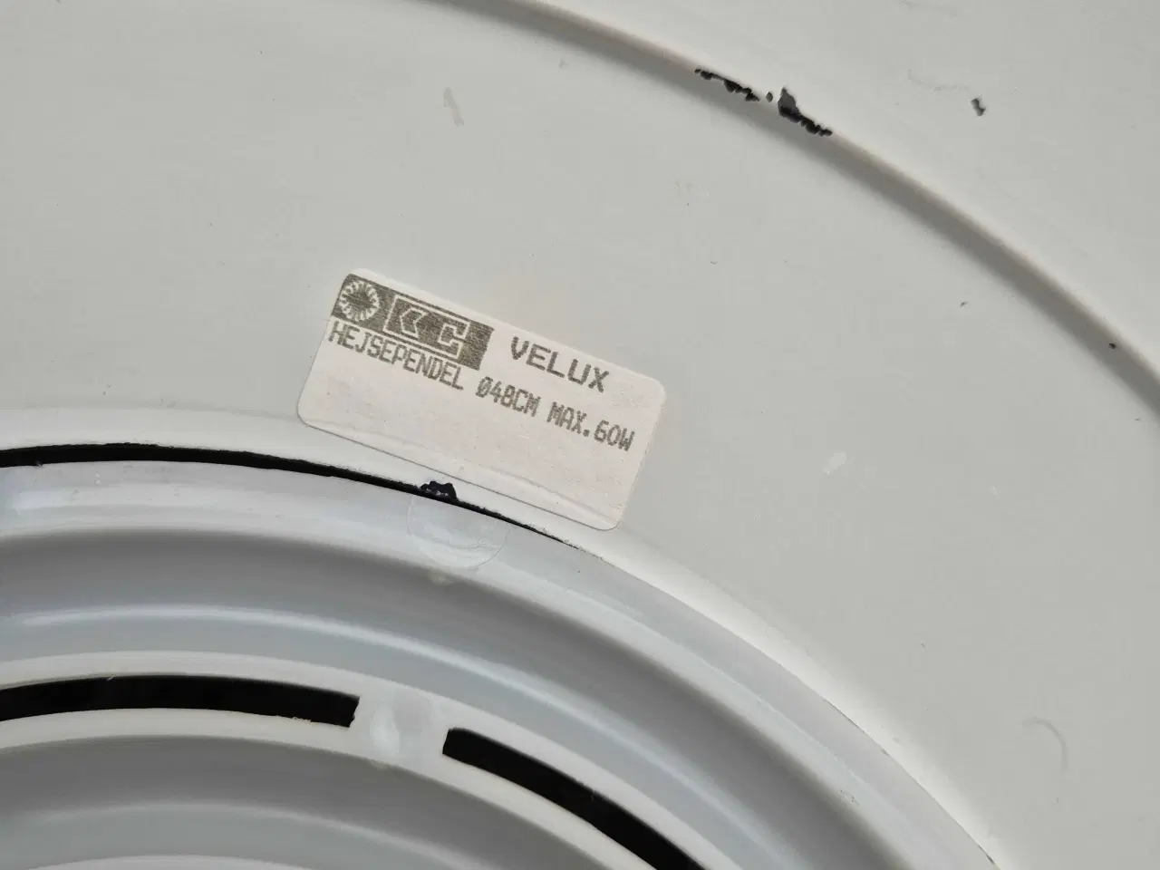 Billede 11 - Ufo-inspireret loftslampe med hejsefunktion 