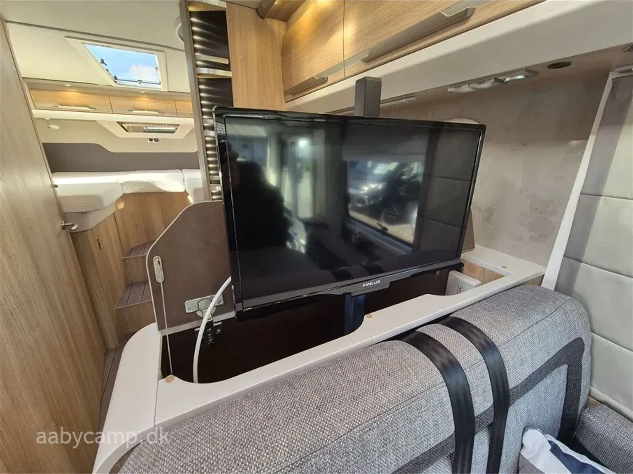 Billede 10 - 2019 - Knaus Sky I 700 LEG   Automatgear. markise. solceller. batterier. Elektrisk  indgangstrin. TV.  Egoist model Uden sænkeseng i forenden!!  Bemærk 3850 Kg. total.