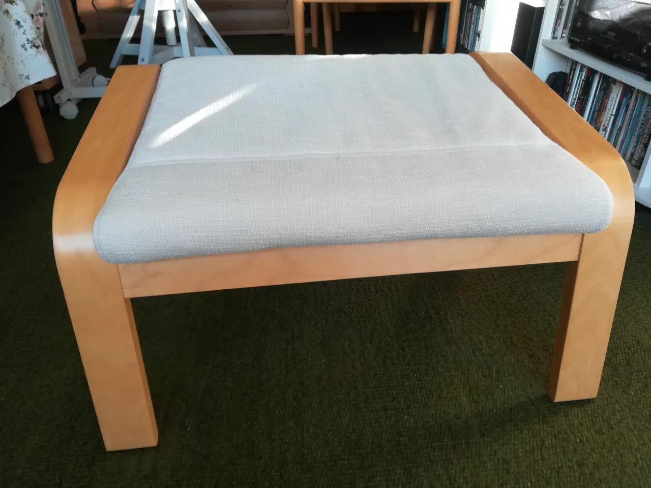 Billede 1 - Poäng taburet i birk fra Ikea
