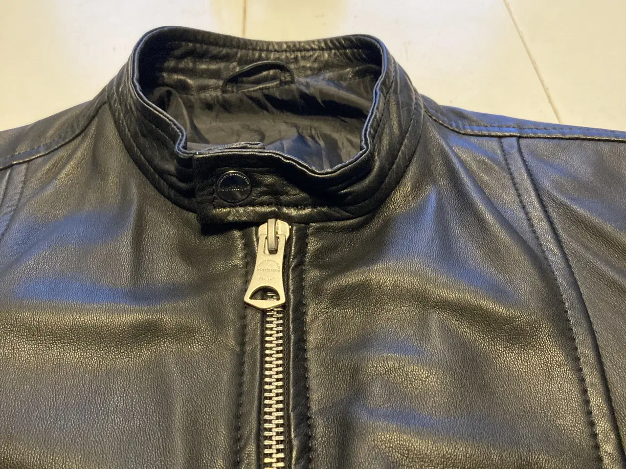Billede 3 - Matiniqe læderjakke som Ny