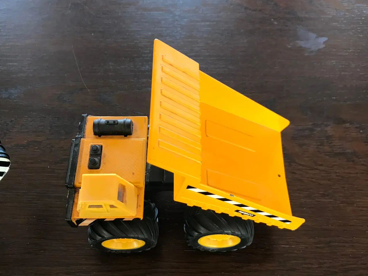 Billede 2 - Legetøjs Gravemaskine og lastbil