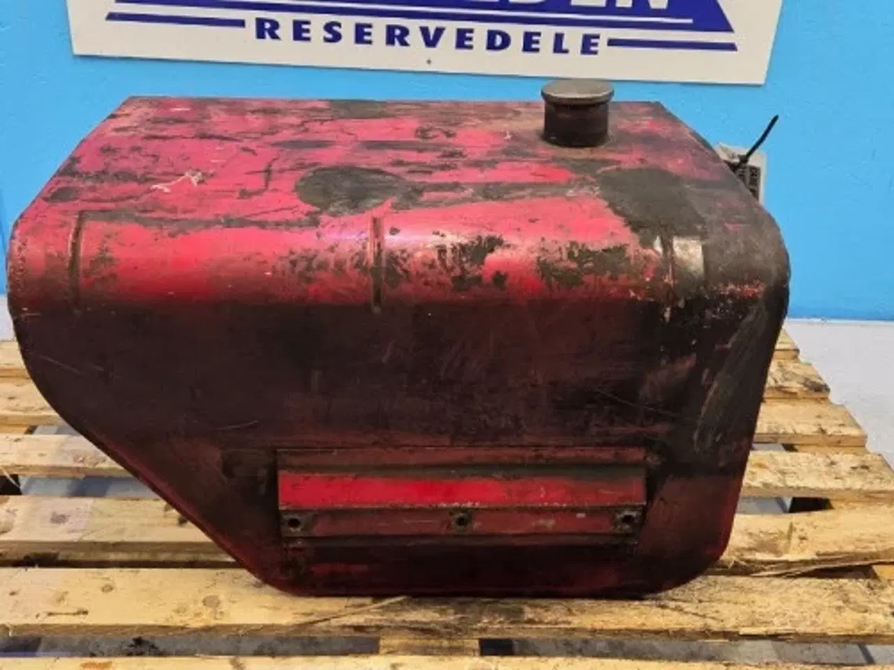 Billede 2 - Case 844S Dieseltank 3145850R92