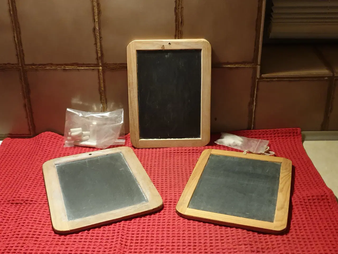 Billede 1 - Tavler og kridt ialt10kr
