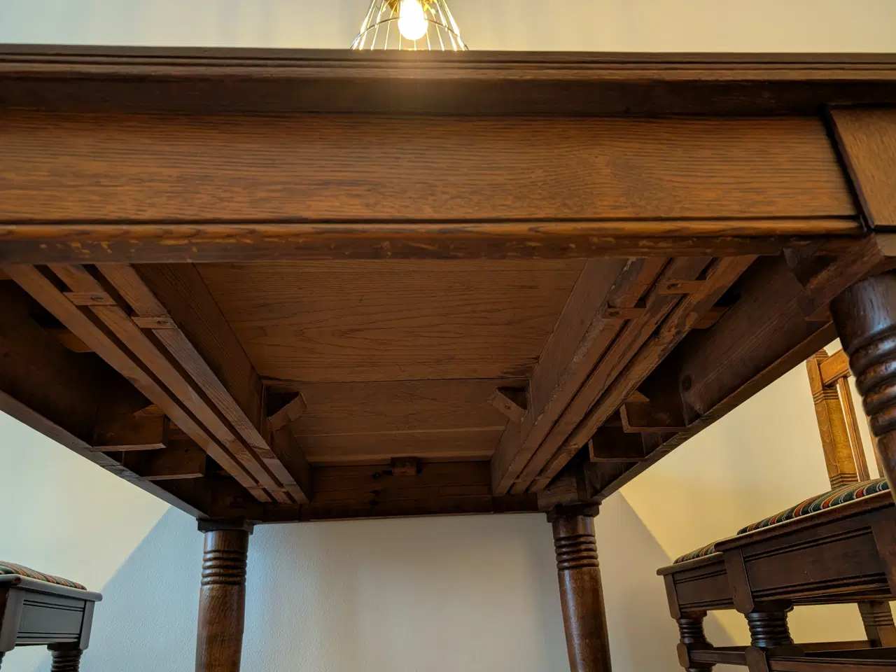 Billede 19 - Antikt spisebord med stole i egetræ