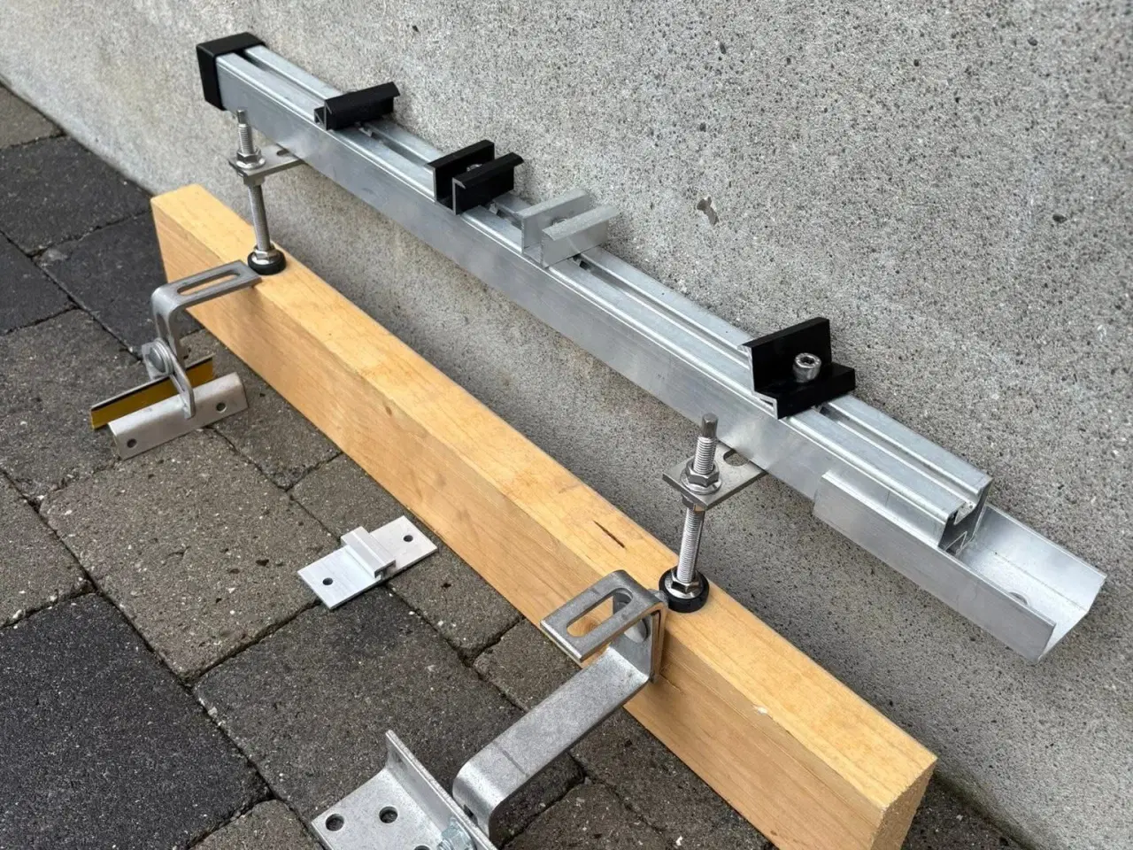 Billede 6 - 200 mm stokskruer til solcelle skinner med adapter