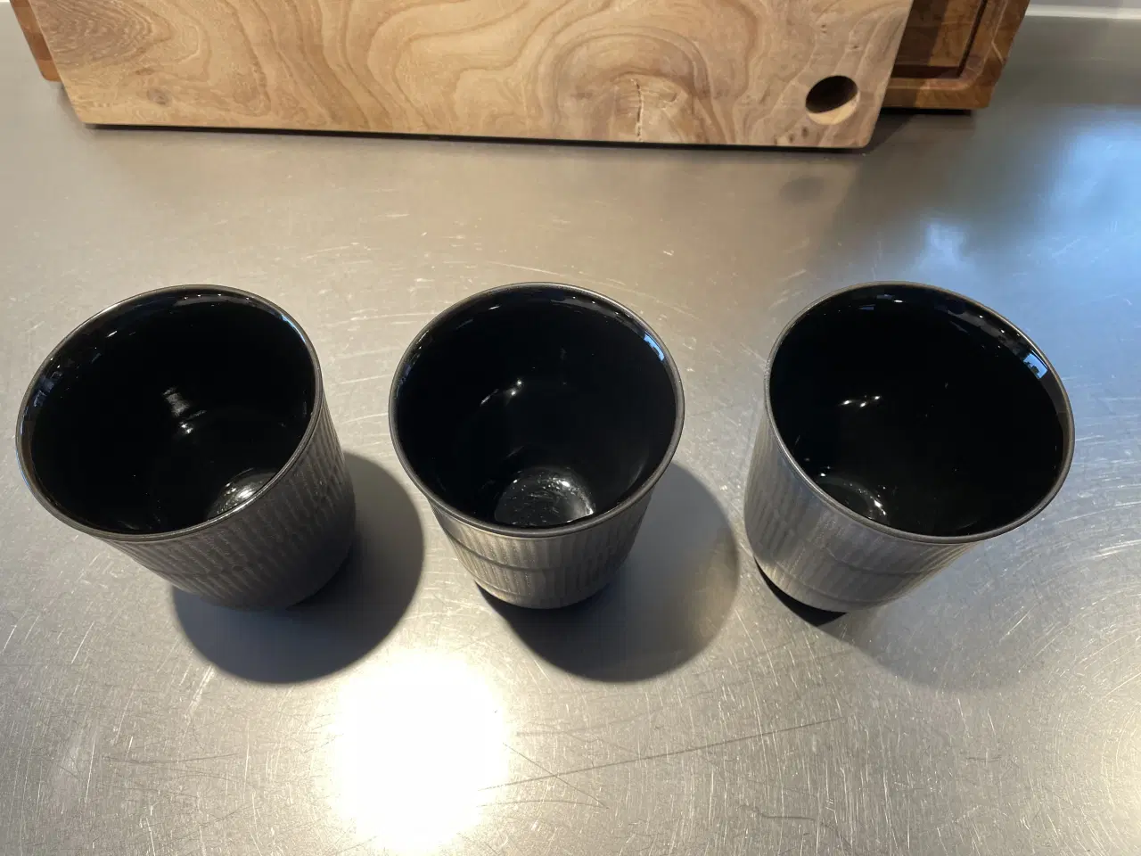 Billede 2 - Sort Riflet Royal Copenhagen termokopper 3 stk