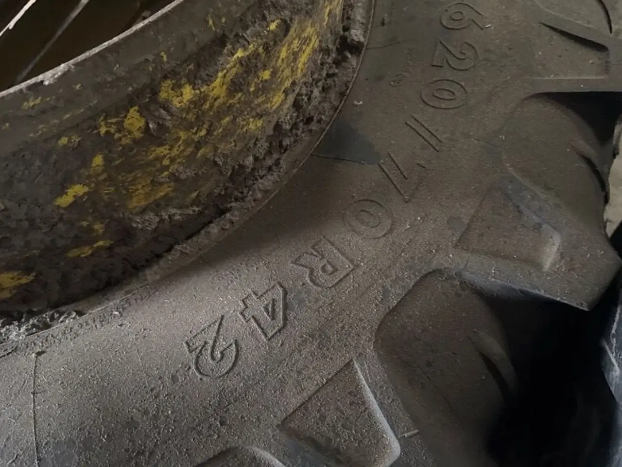 Billede 4 - 1 sæt. tvilling hjul med spænder Kleber 620/70 R42