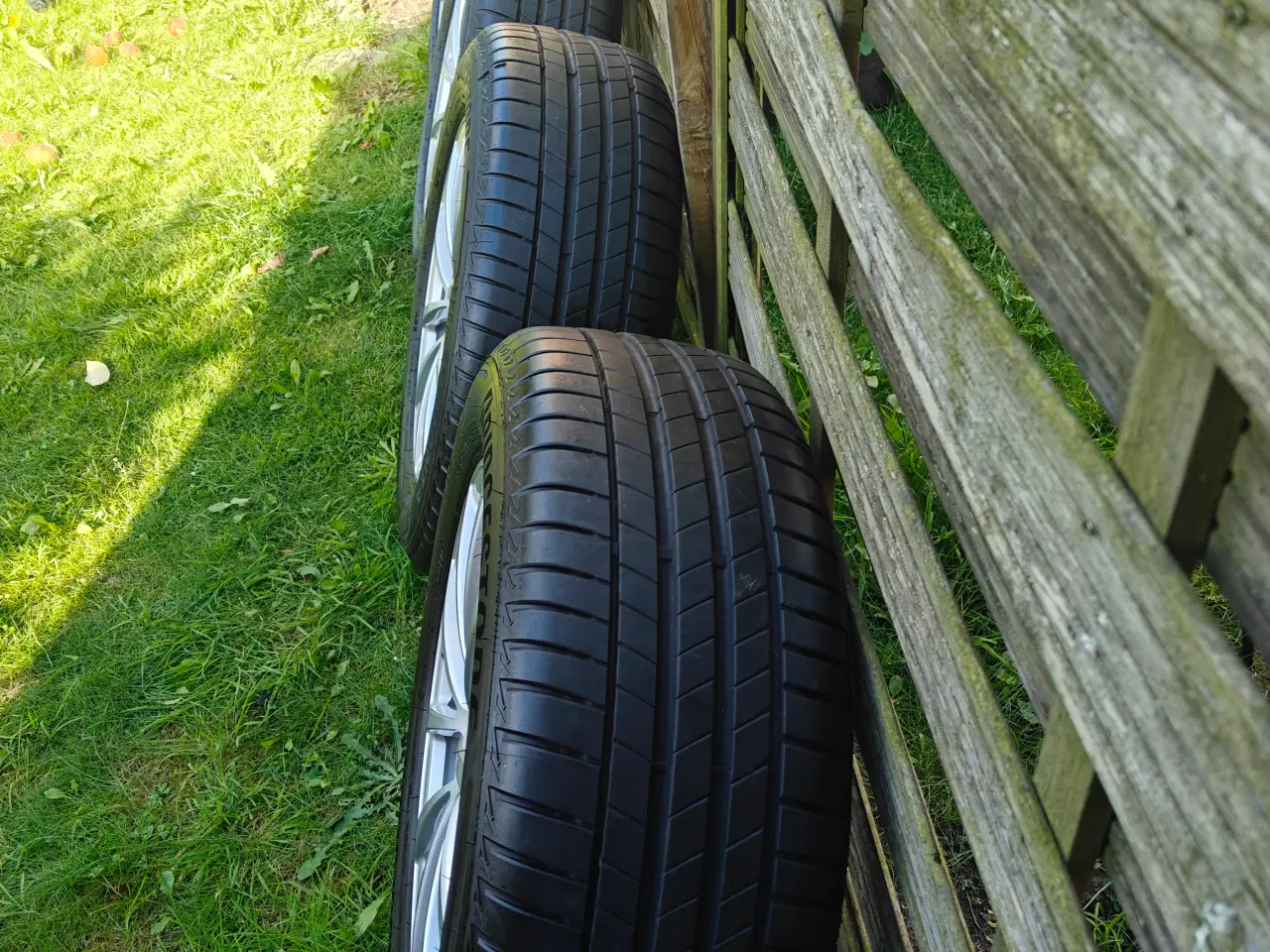 Billede 3 - Audi 17 255/60R17 Bridgestone sommerdæk 2600kr