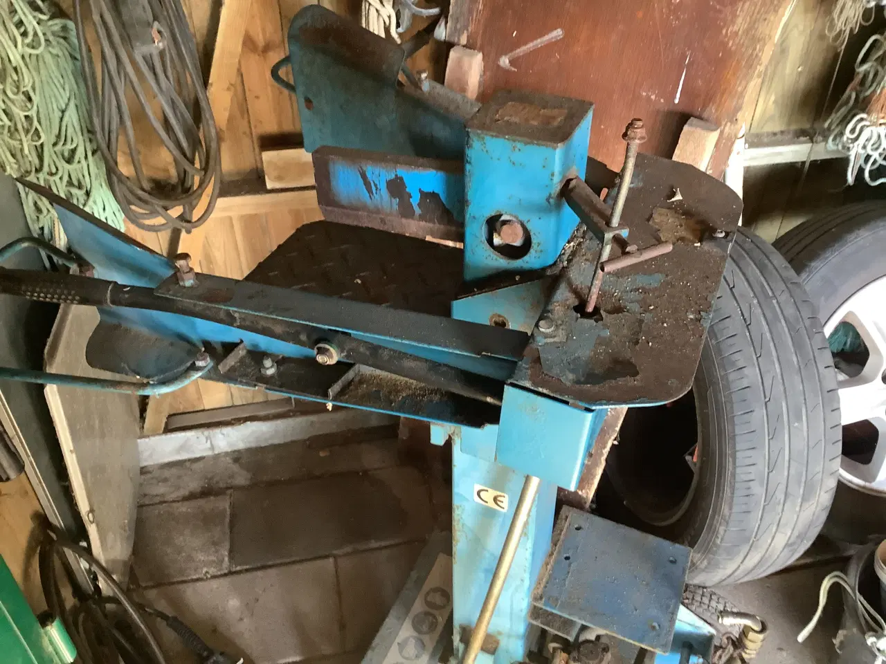 Billede 2 - Opretstående brændekløver uden motor