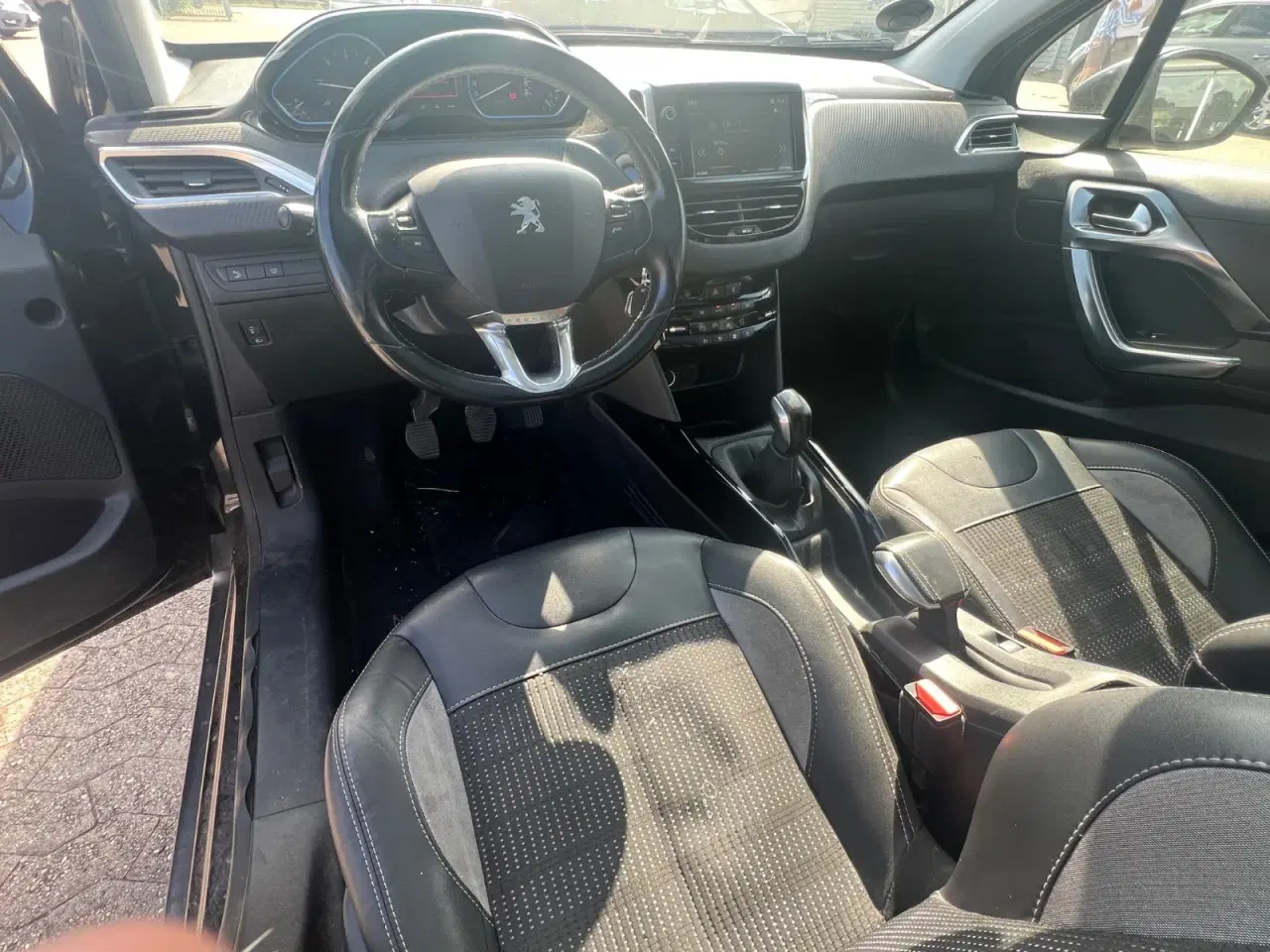 Billede 12 - Peugeot 2008 1,6 BlueHDi 100 Allure Sky