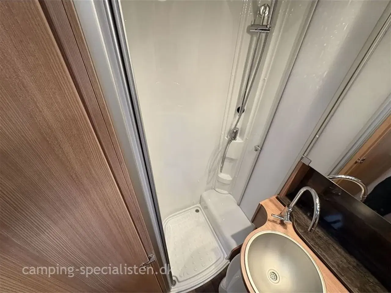 Billede 15 - 2016 - Knaus Sky TI 650 MEG Knaus Sky Ti 650 MEG Silver Selection 2016 - Kan ses nu hos Camping-Specialisten.dk