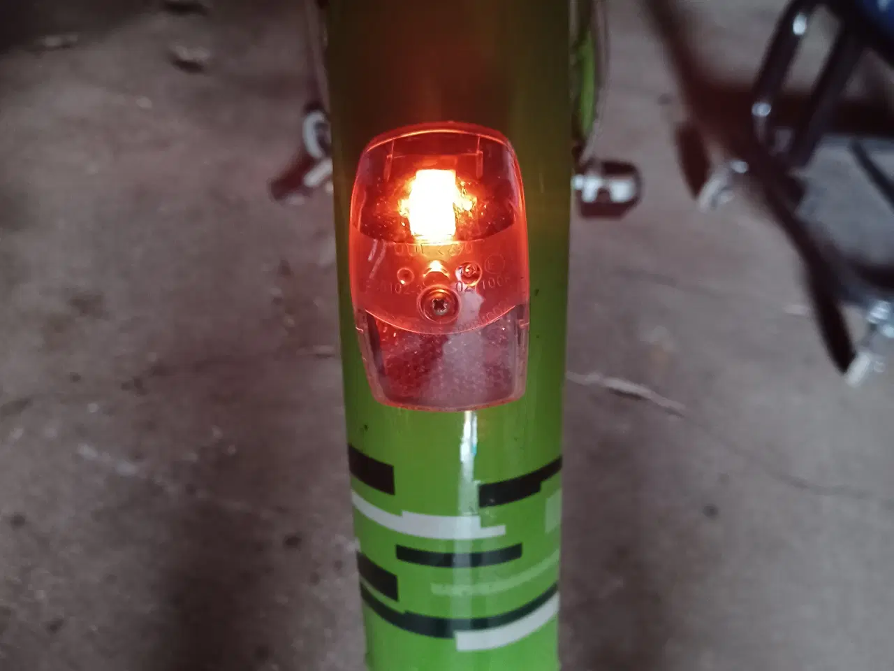 Billede 12 - Damecykel grøn med Dynamo led lys batteri 