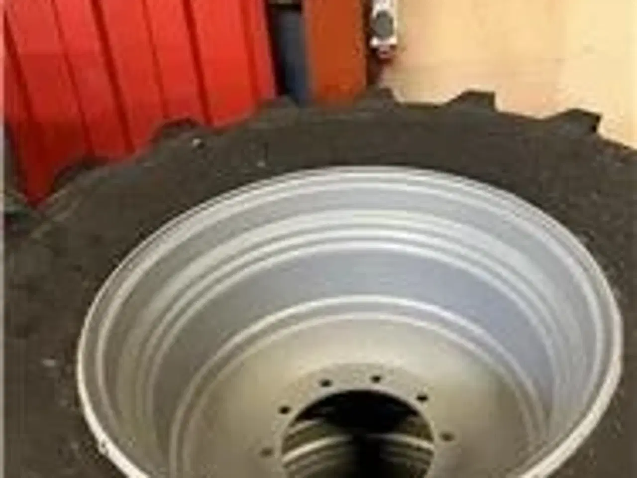 Billede 1 - Alliance 710/60 R30 VF dæk med fælge