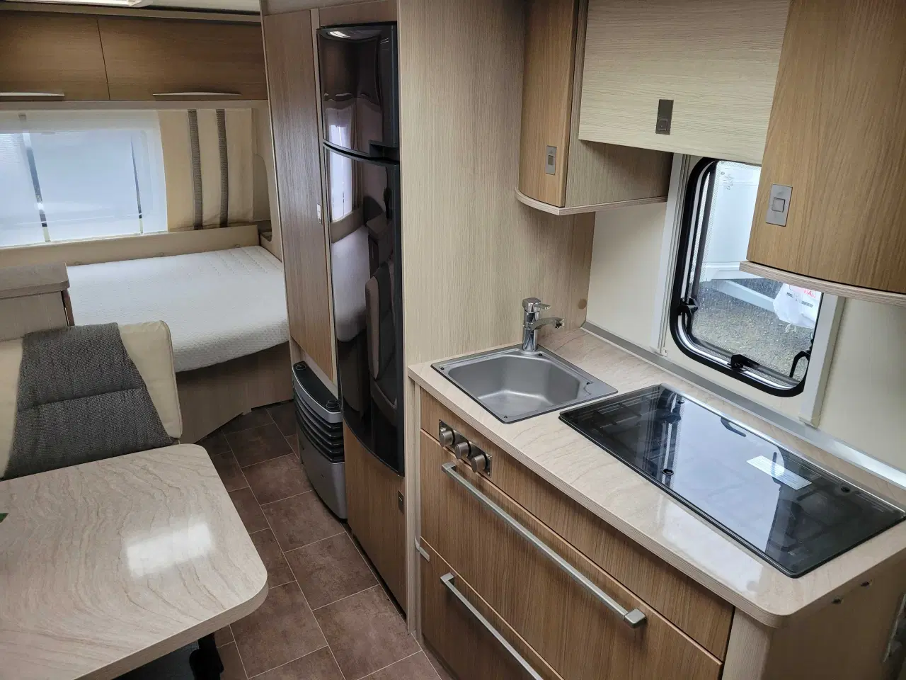 Billede 18 - 2013 Burstner 560 køjevogn..plads og godt design