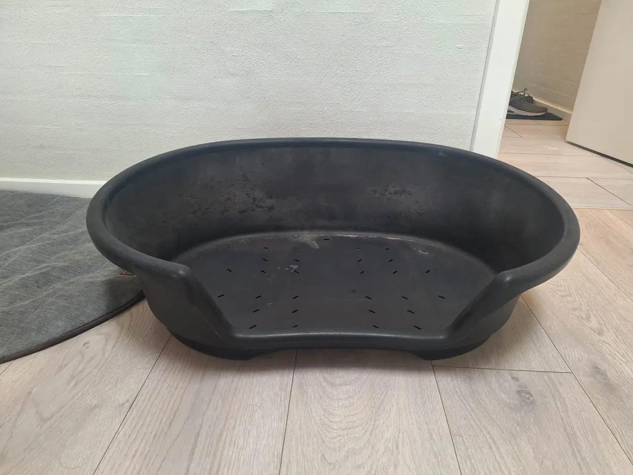 Billede 1 - Hundekurv, hård plastik 