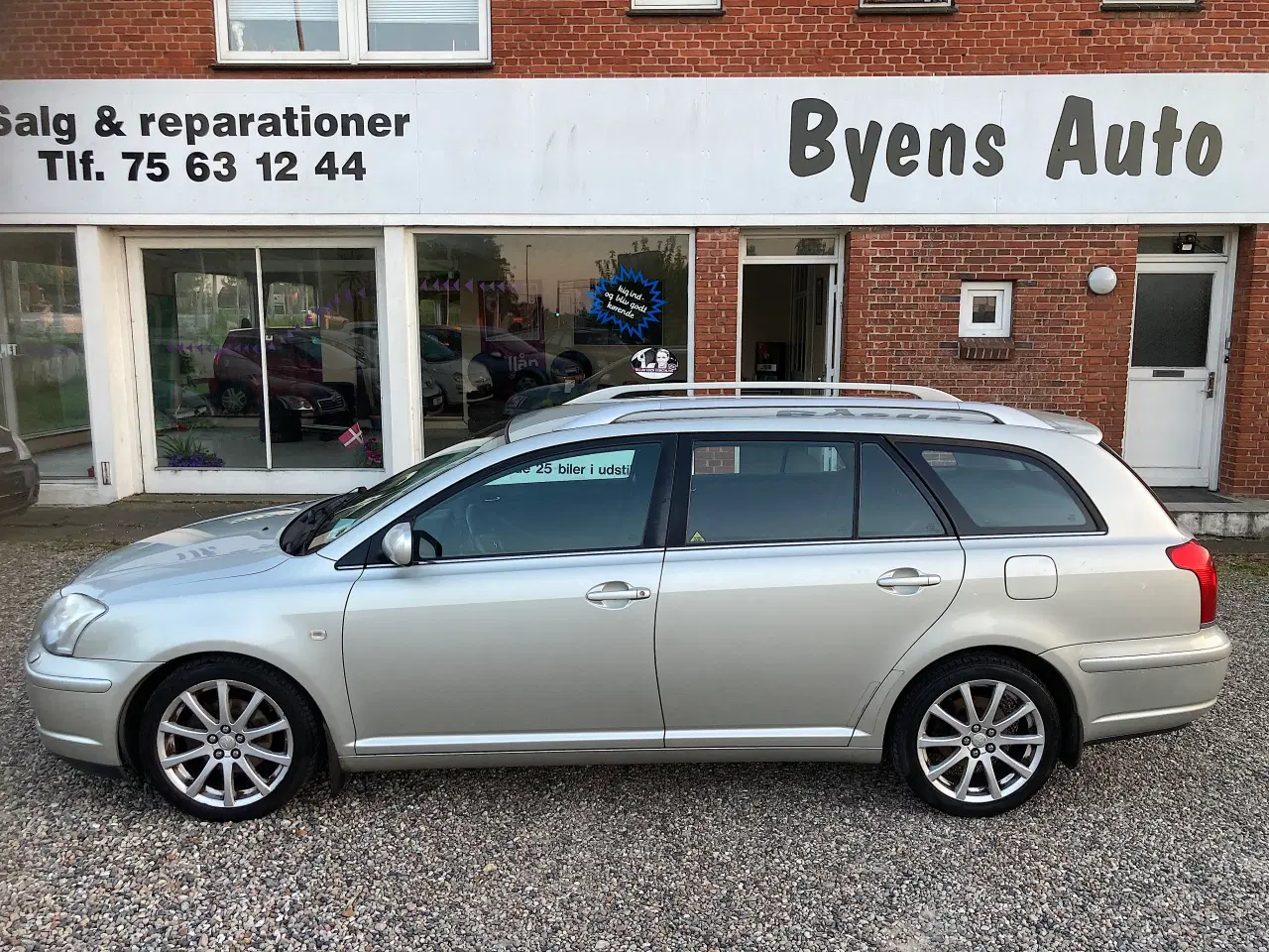 Billede 1 - Toyota Avensis Nysyn meget pæn og velholdt