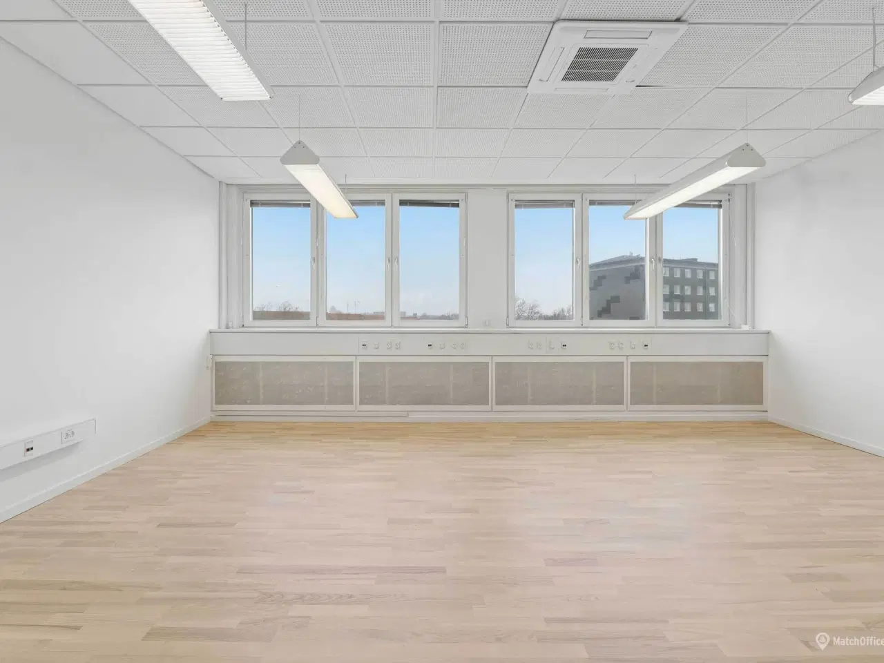 Billede 4 - Moderne og lyst laboratorium med kontor tæt på metro