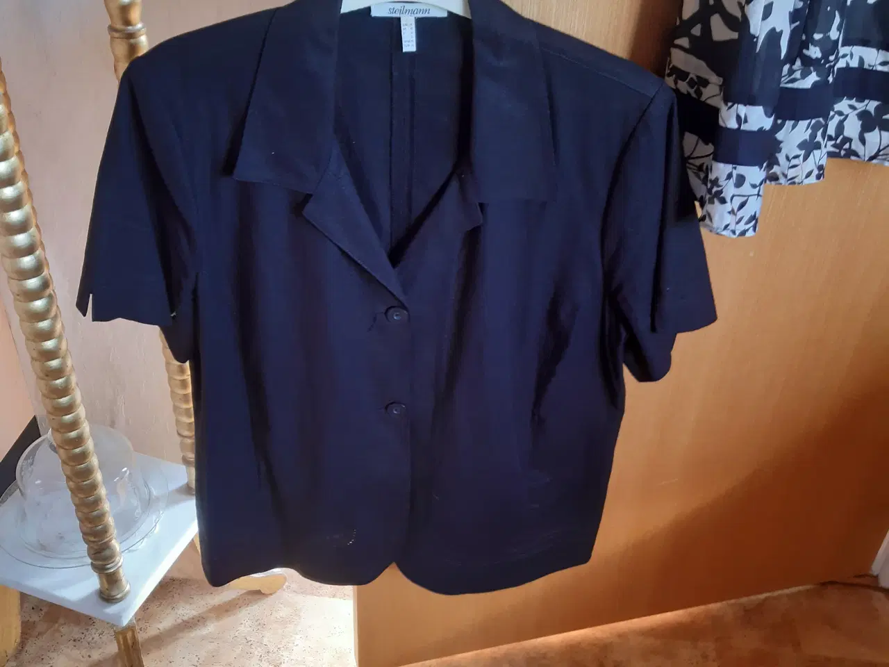 Billede 1 - Skjorte jakke isort med kort ærme