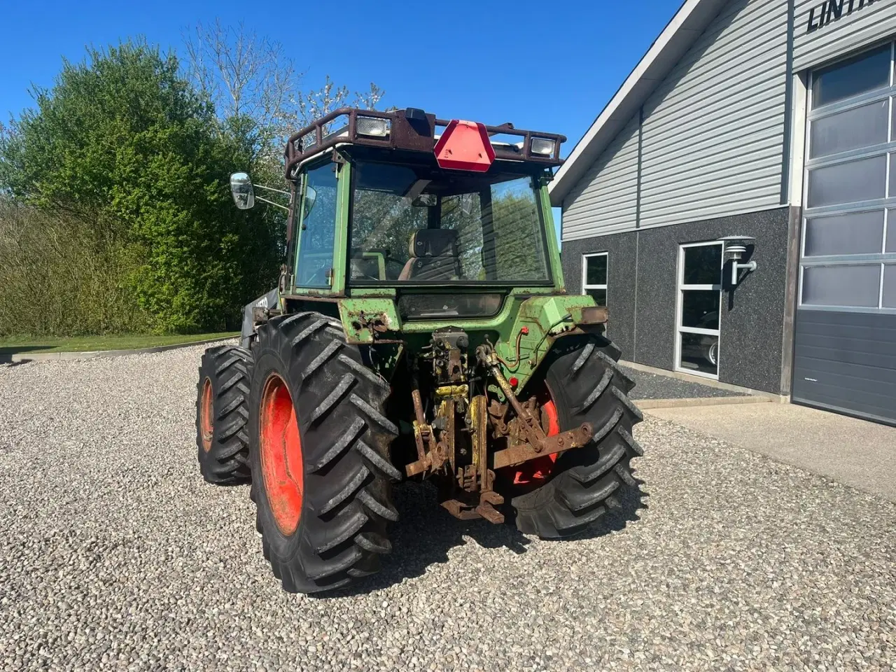 Billede 12 - Fendt 308 LS Farmer Turbomatik med frontlæsser og skovinddækning