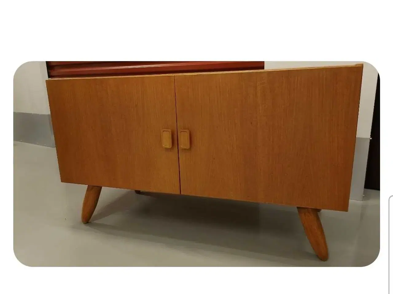 Billede 1 - Elegant og enkel skænk I teaktræ sælges 