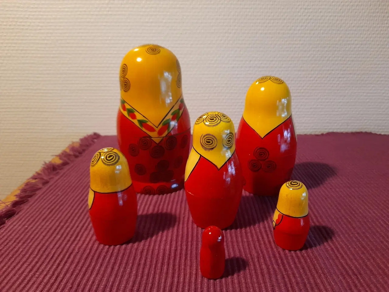 Billede 4 - Velholdte Babushka ( 6 stk).