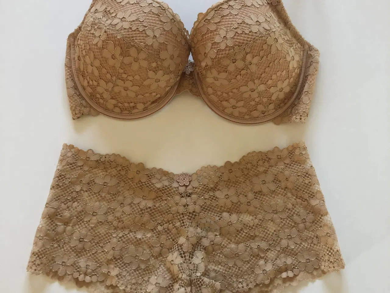Billede 1 - BH sæt - Str. 80DD + 38/Medium