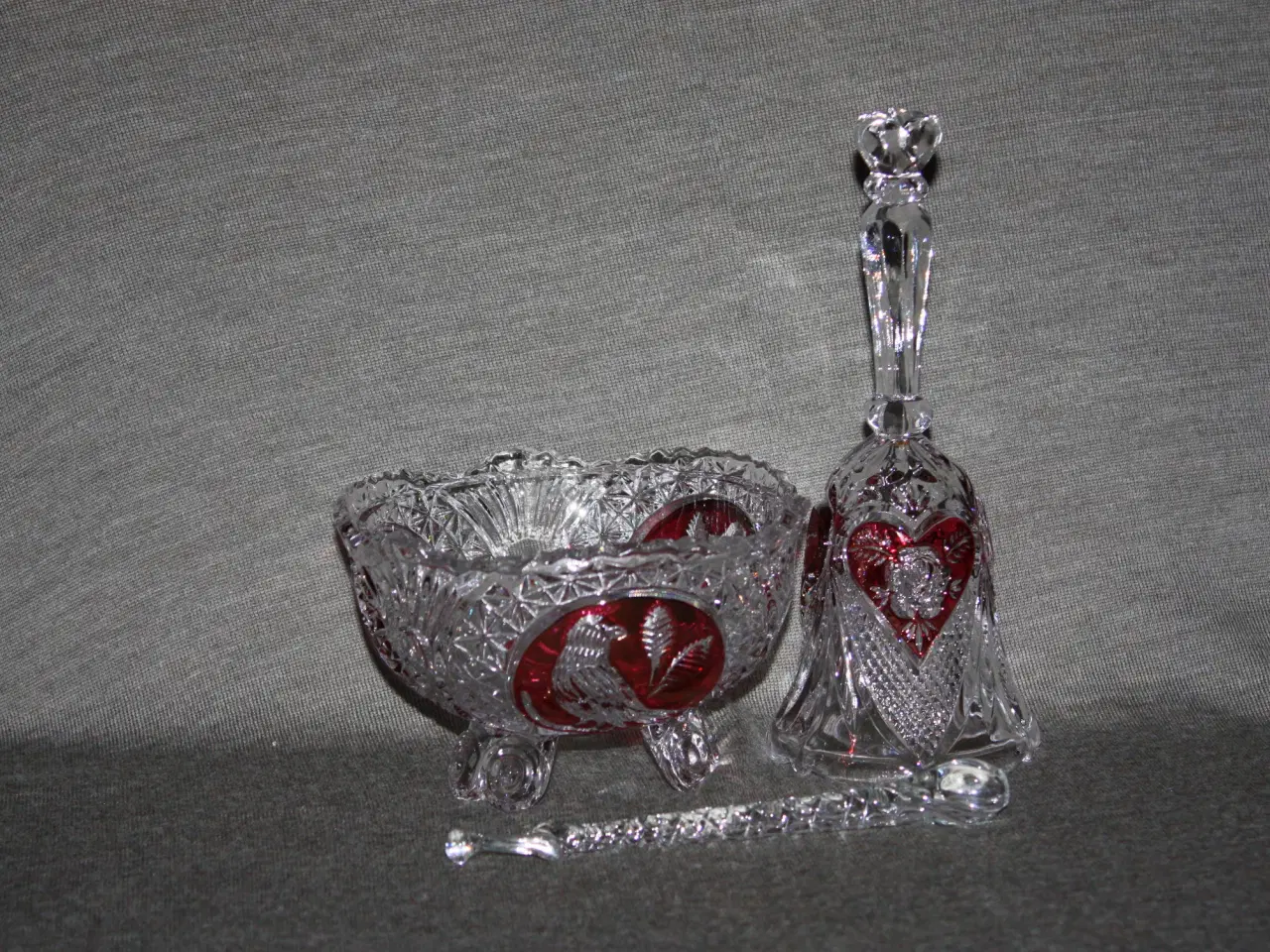 Billede 1 - Bøhmisk bonbon skål i krystal glas og med med fugl