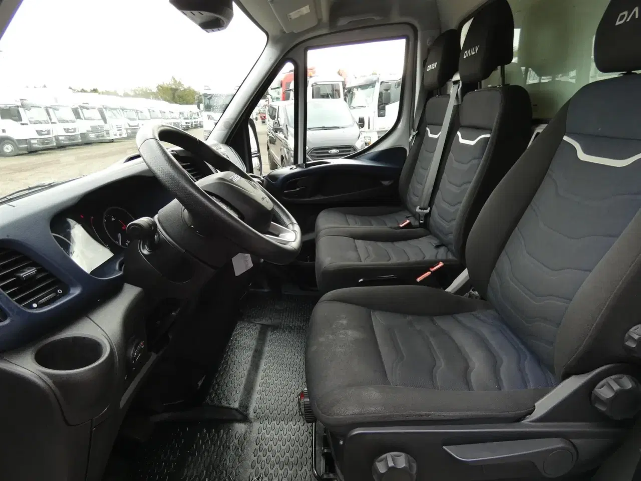 Billede 10 - Iveco Daily 35S16 4100mm 2,3 D m/Alukasse med lift Hi-Matic 156HK Ladv./Chas. 8g Aut.