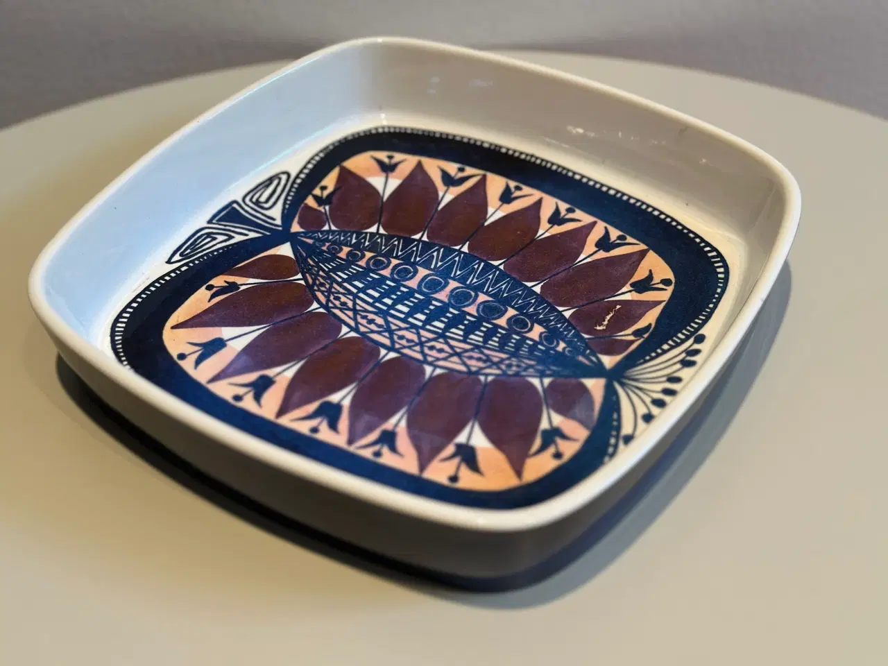 Billede 1 - Royal Copenhagen fajance fad nr. 168/2884