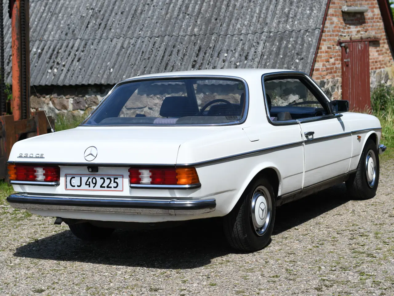 Billede 1 -  1980 Mercedes Daimler 230 CE 1980 KUN 180.000 KM 