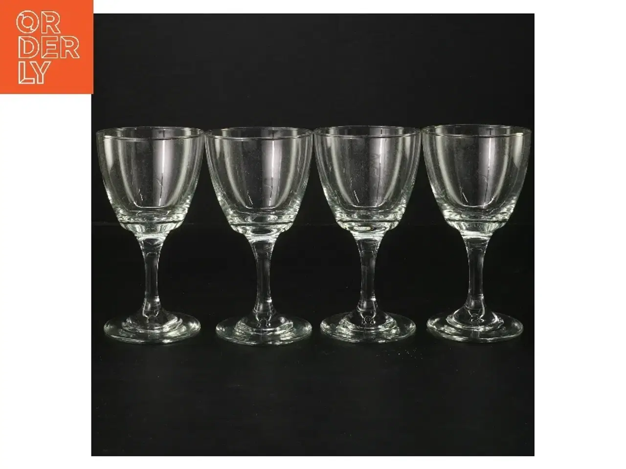 Billede 1 - Sæt med fire vinglas (str. 4 styk, 13 cm)