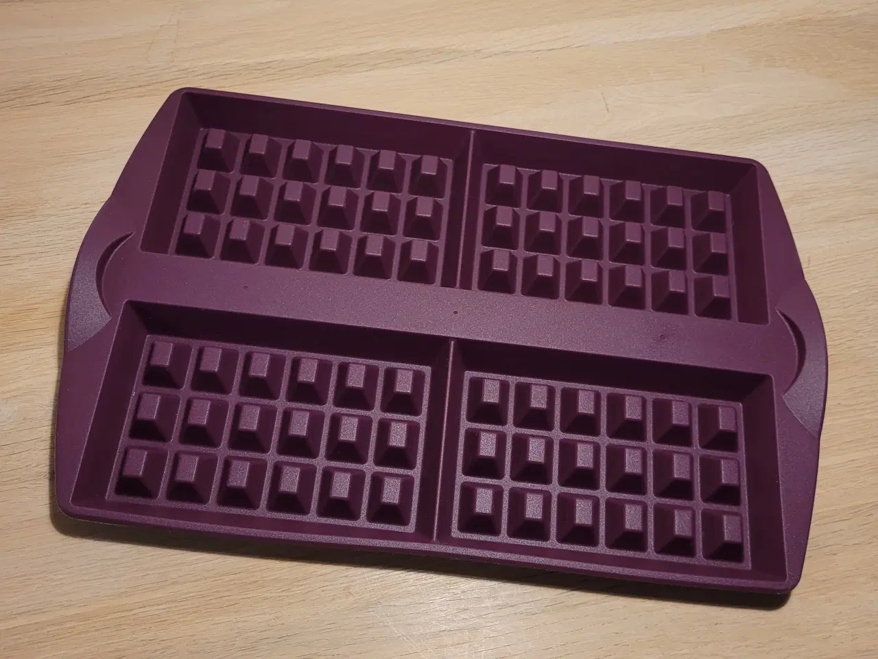 Billede 1 - Tupperware silikone vaffel form