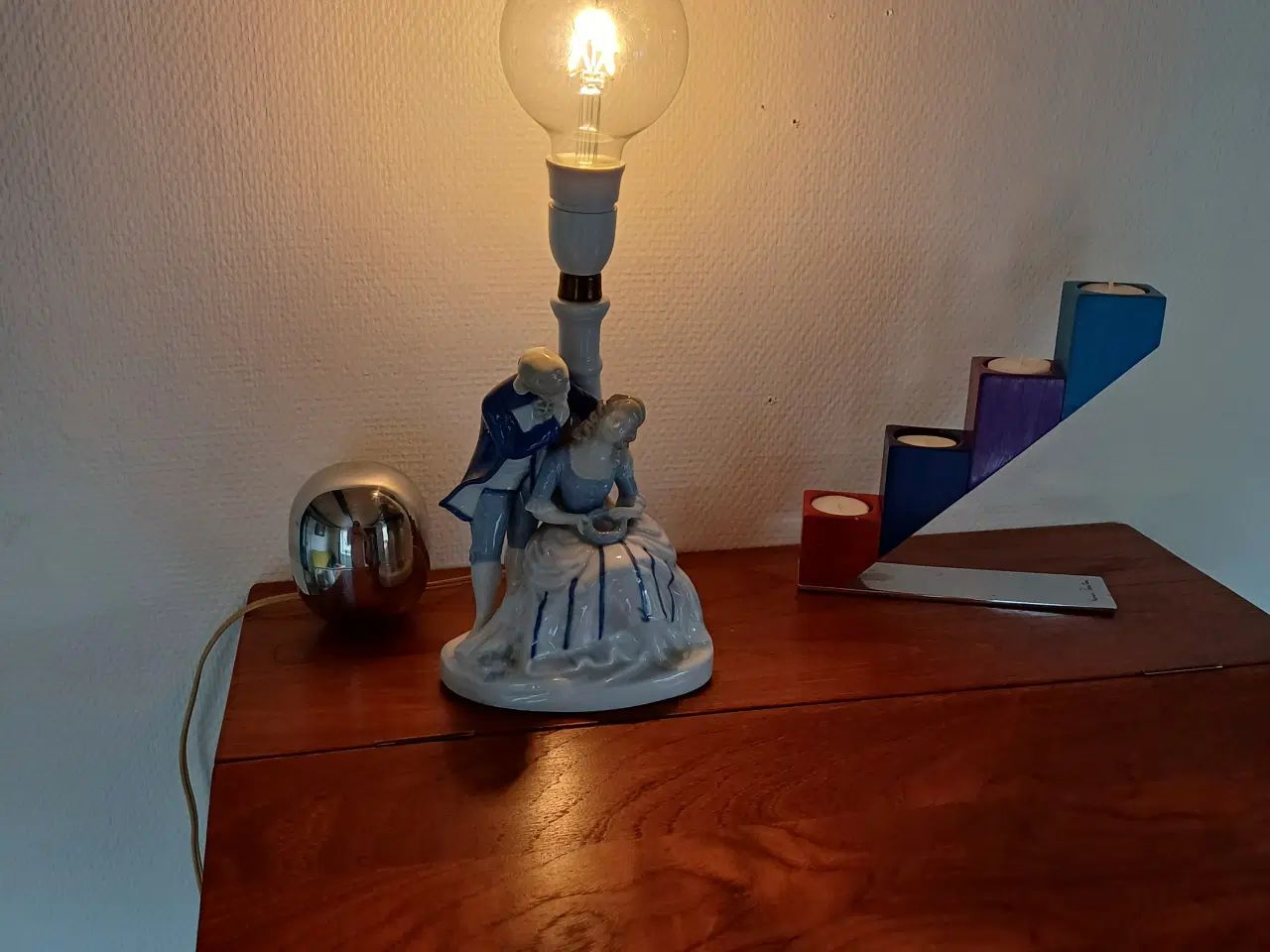 Billede 1 - Porcelæn bordlampe 