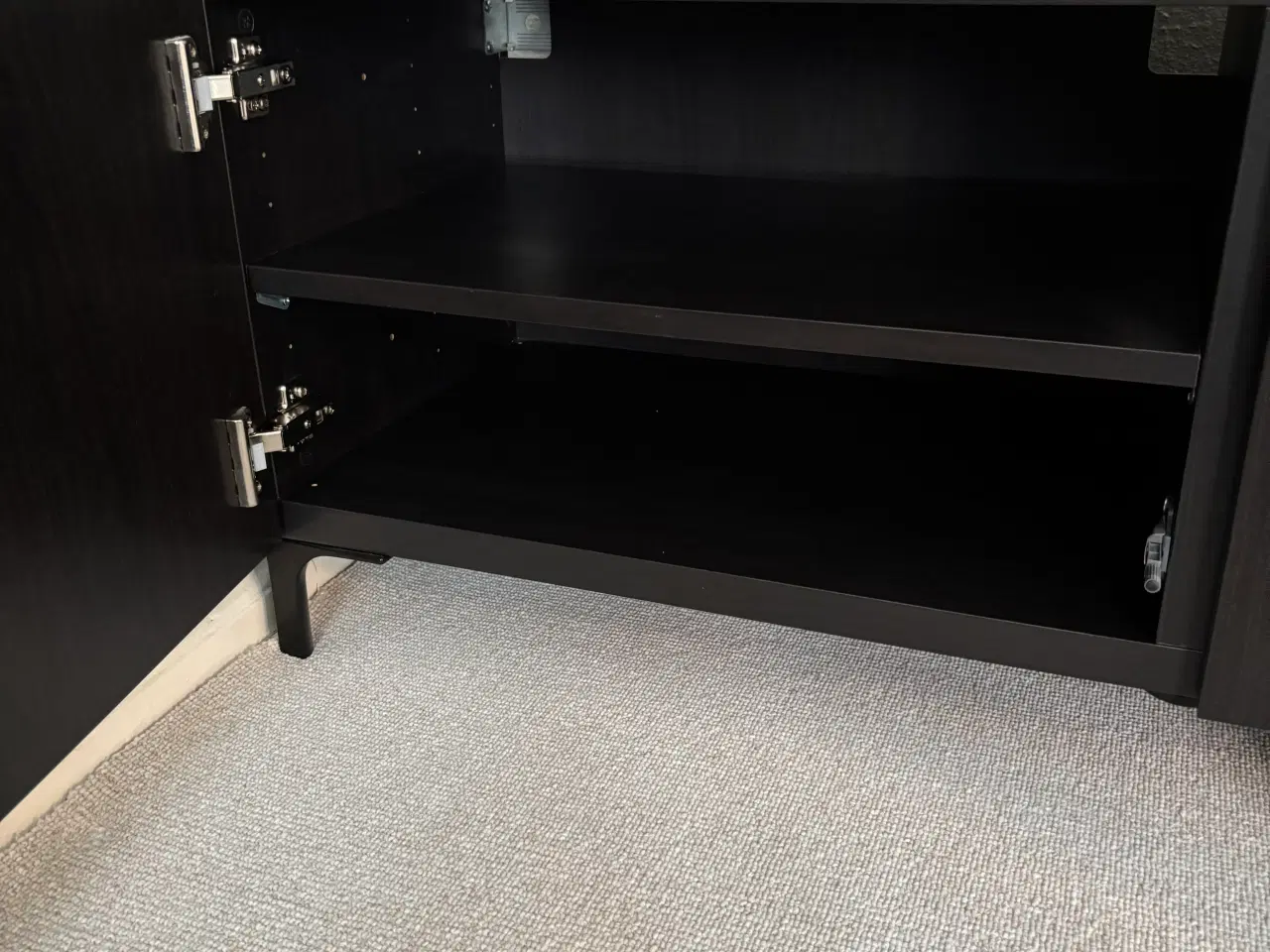 Billede 2 - TV møbel inkl. tv ophæng