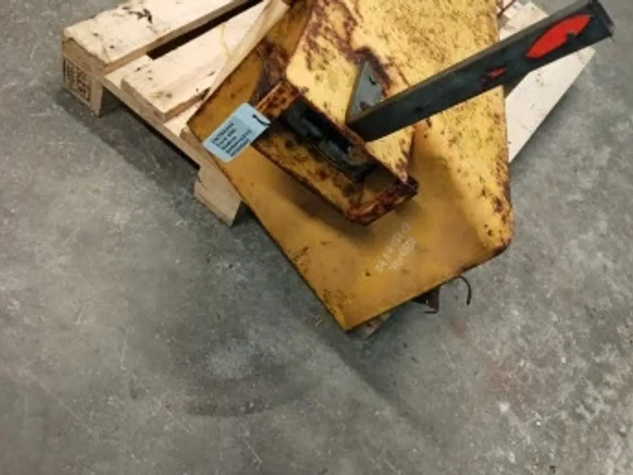 Billede 5 - Ford 550 Venstre hjulskærm D4NN16313