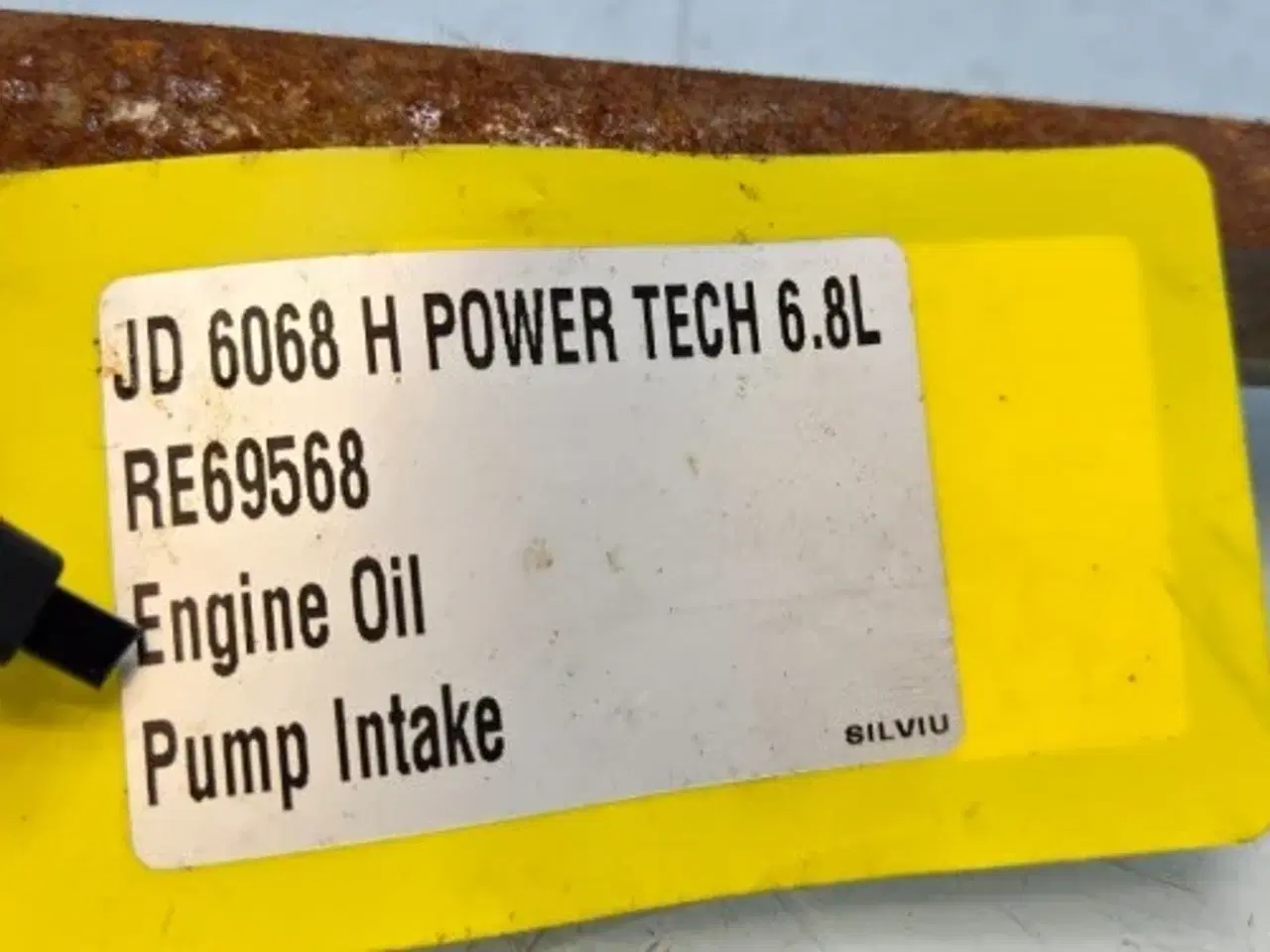 Billede 4 - John Deere  6068   Pumpe Indsugning   RE69568   