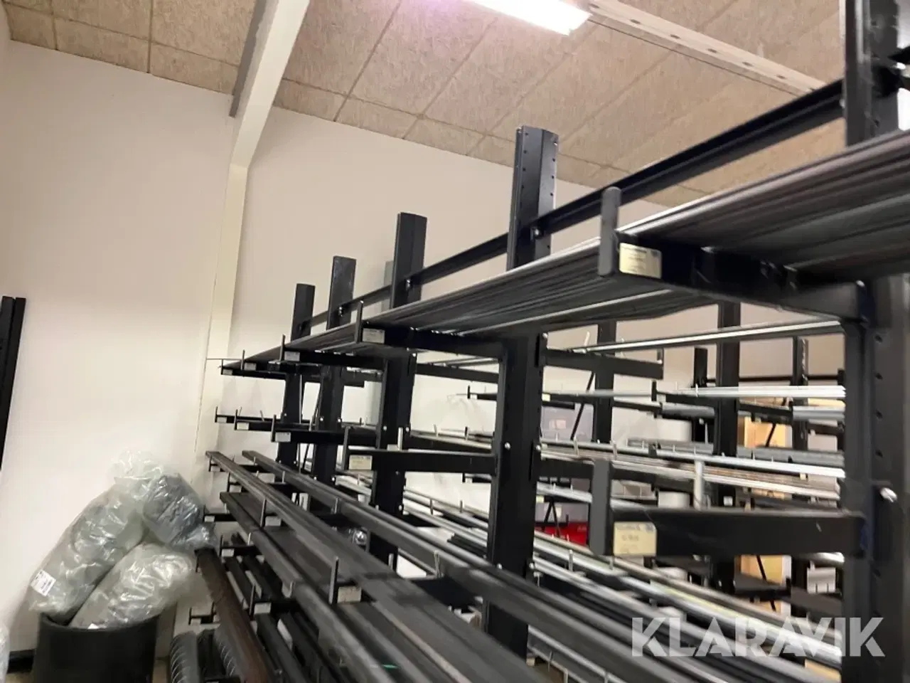 Billede 6 - Grenreol en række