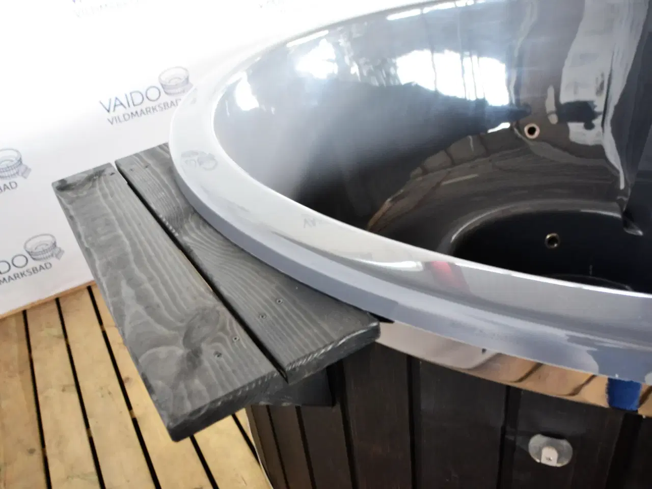 Billede 4 - VILDMARKSBAD MED GRÅ GLASFIBER