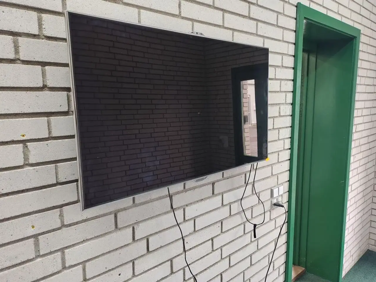 Billede 3 - TV med vægophæng, uden fjernbetjening SAMSUNG 40"