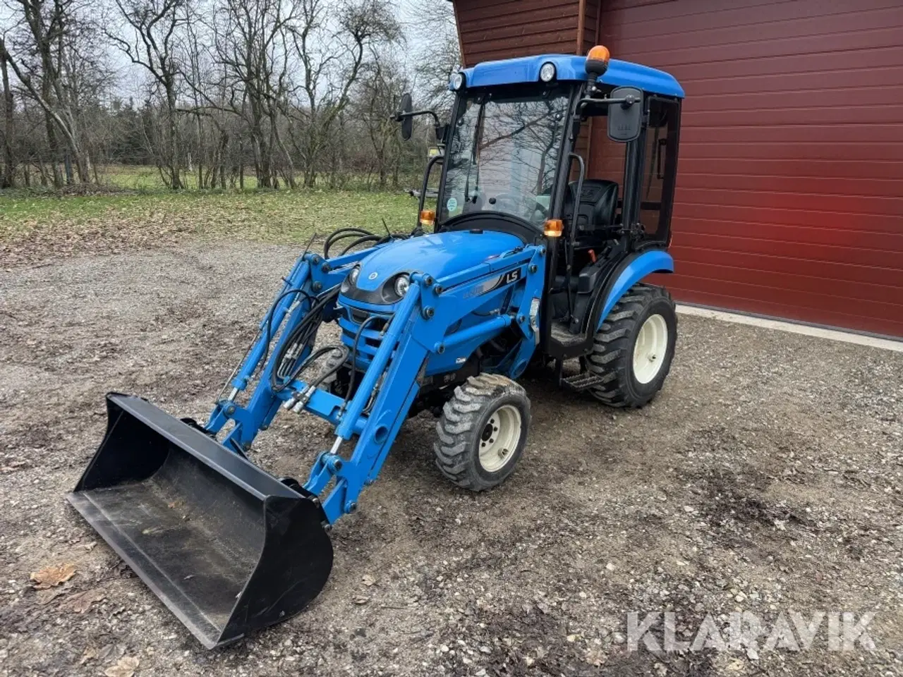 Billede 1 - Traktor LS J27 med frontlæsser