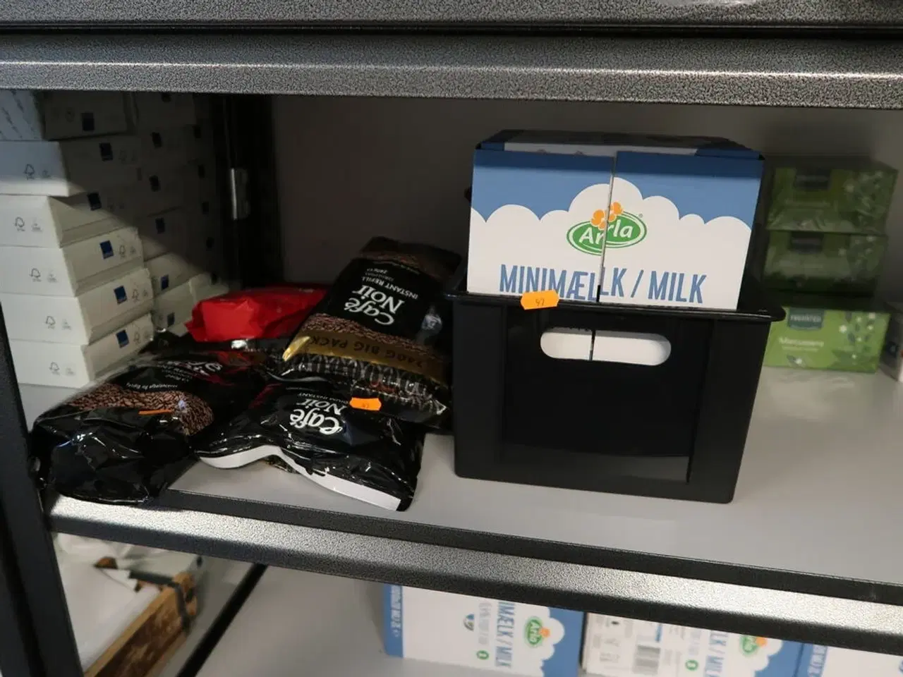 Billede 4 - Kaffe, te, minimælk til kaffe, div. Køkkenservice m.m.