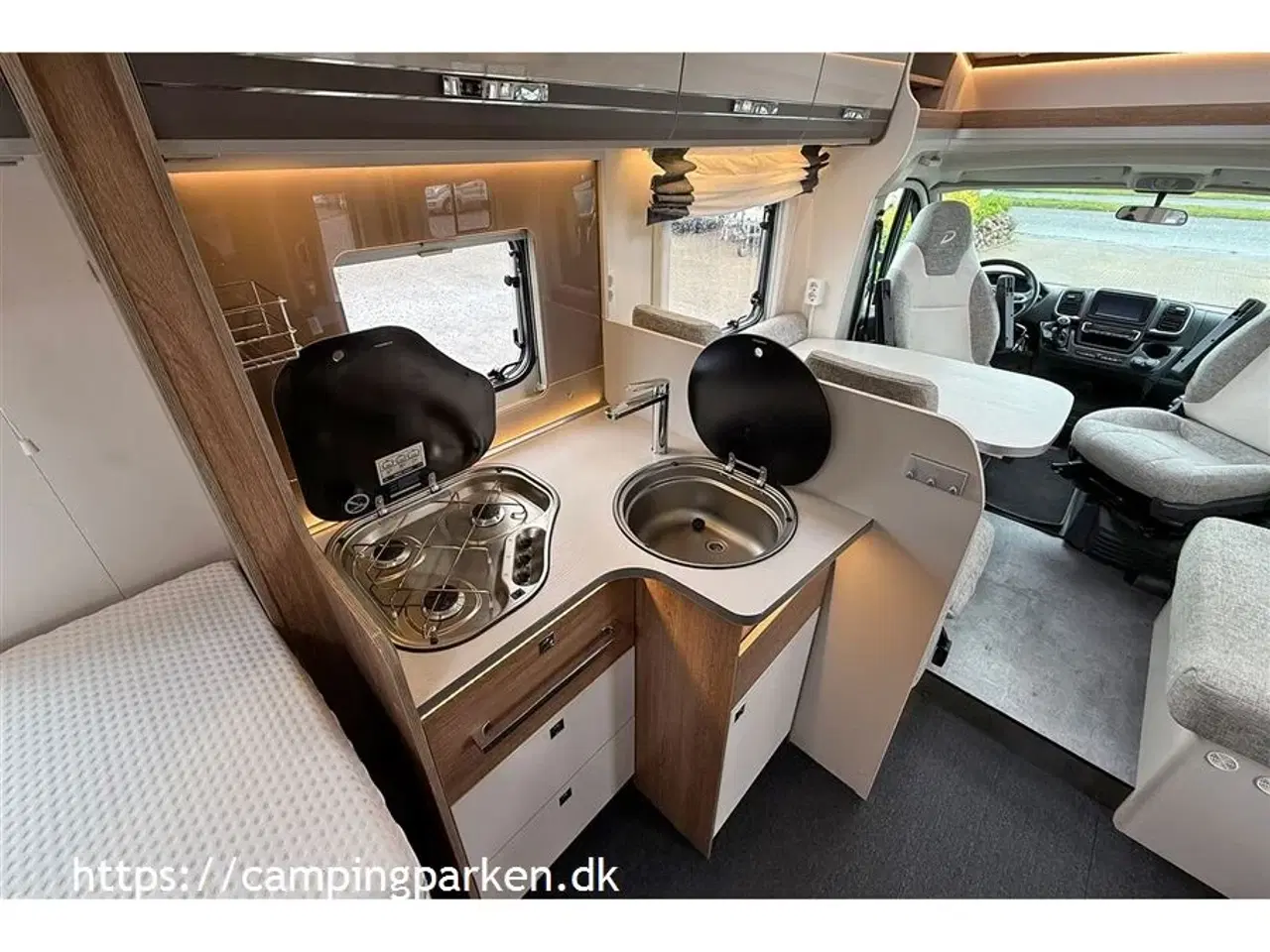 Billede 7 - 2022 - Dethleffs Trend T 7017 EB   Lave enkeltsenge og stort toiletrum i bagenden med brusekabine, 140hk, Euro6 motor