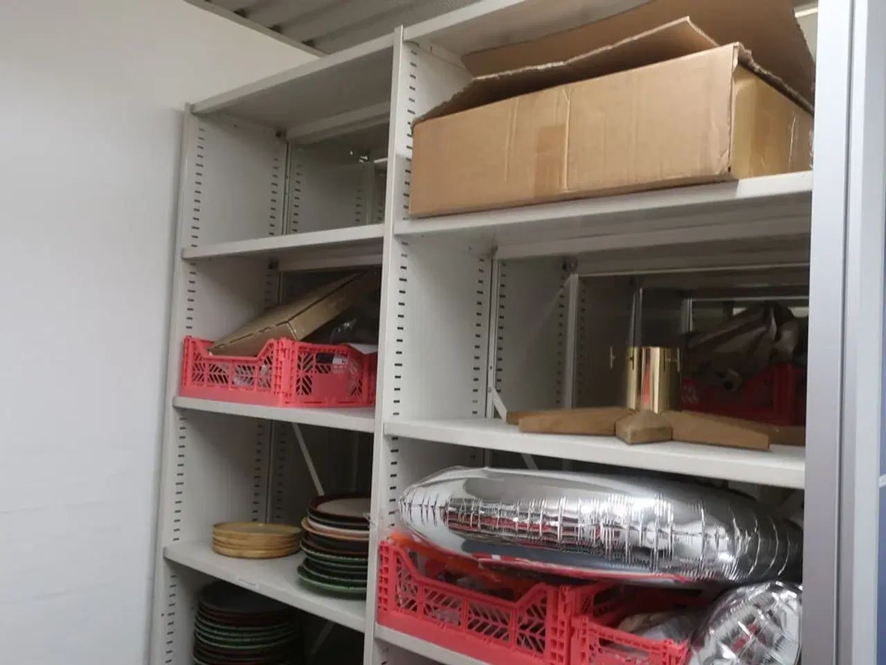 Billede 10 - Alt indhold i reoler