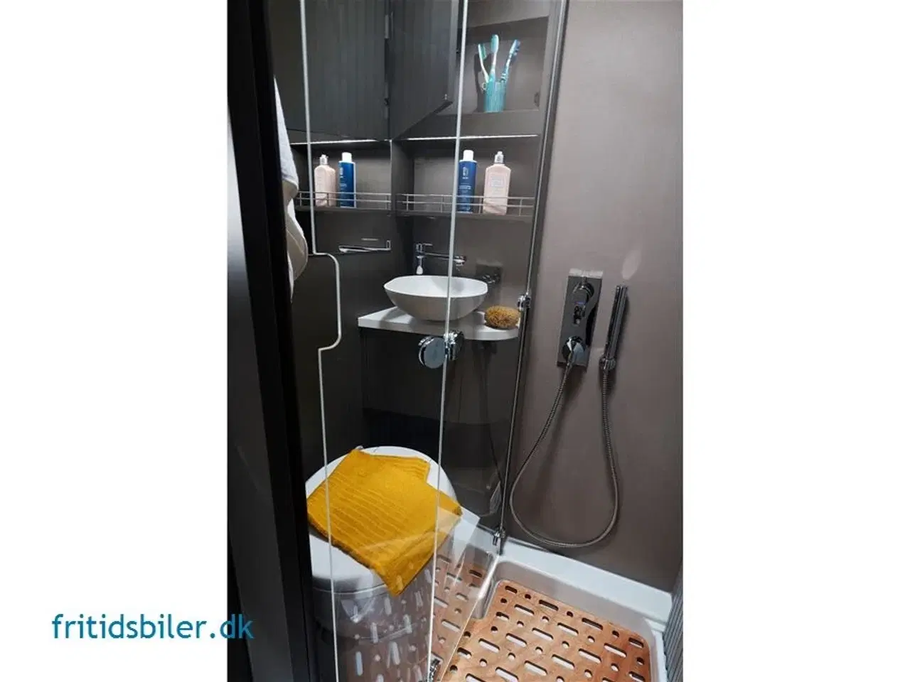 Billede 5 - 2026 - Bravia 599 140 Hk   Bravia 599 Classis Fritidsbil under 6.00 meter i en helt uhørt høj kvalitet