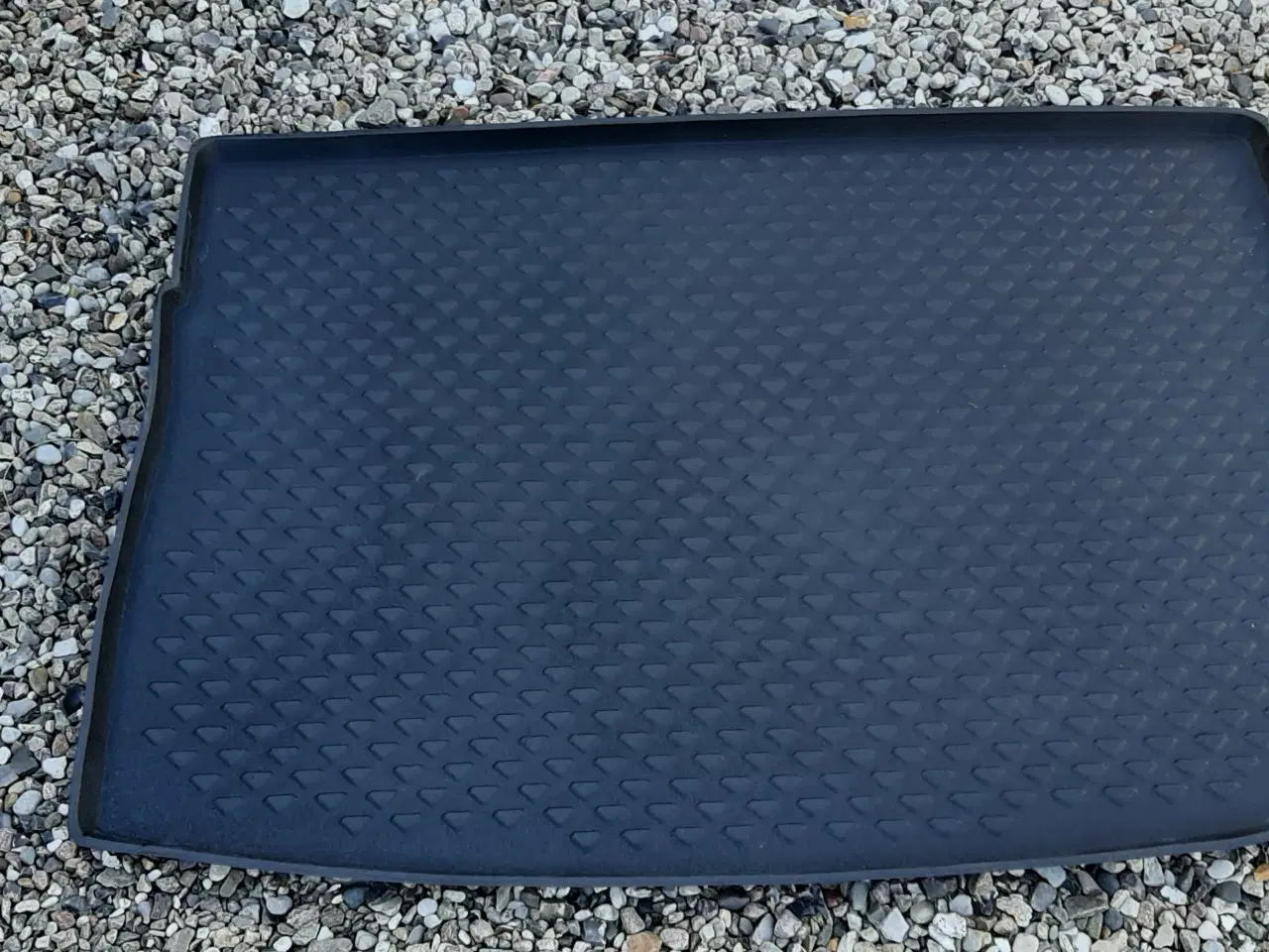 Billede 2 - Vintermåtter og bagagerumsbakke